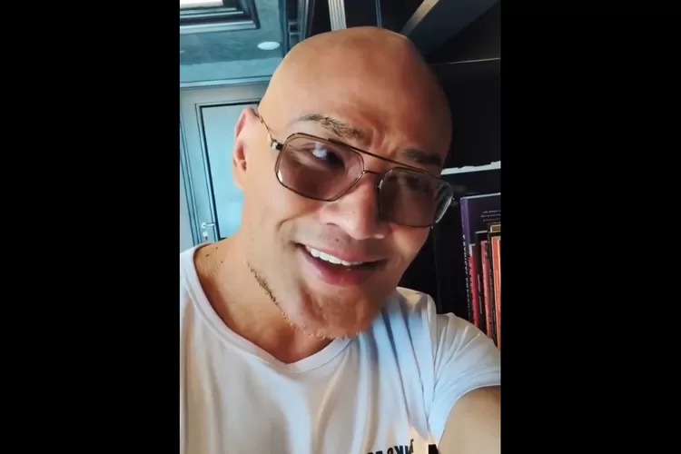 Staf Khusus Menteri Pertahanan, Deddy Corbuzier. (Instagram@mastercorbuzier)